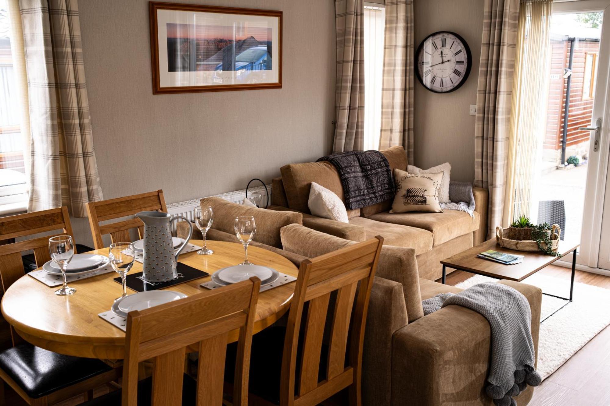 Luxury Lodge Forfar Exteriör bild